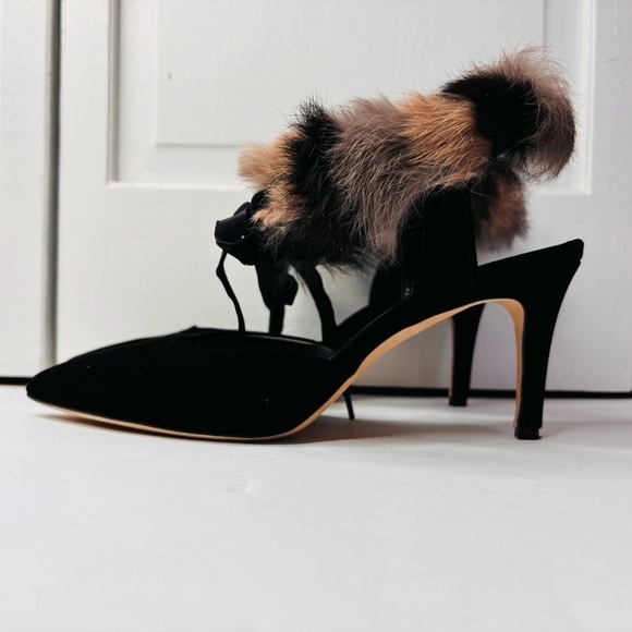 DEE KELLER Velvet Pointed Toe Fur Trim Stiletto Heels Size 7.5 - Picture 1 of 8